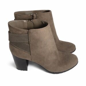 A New Day Taupe Block Heel Ankle Booties Size 9.5 New With Tag